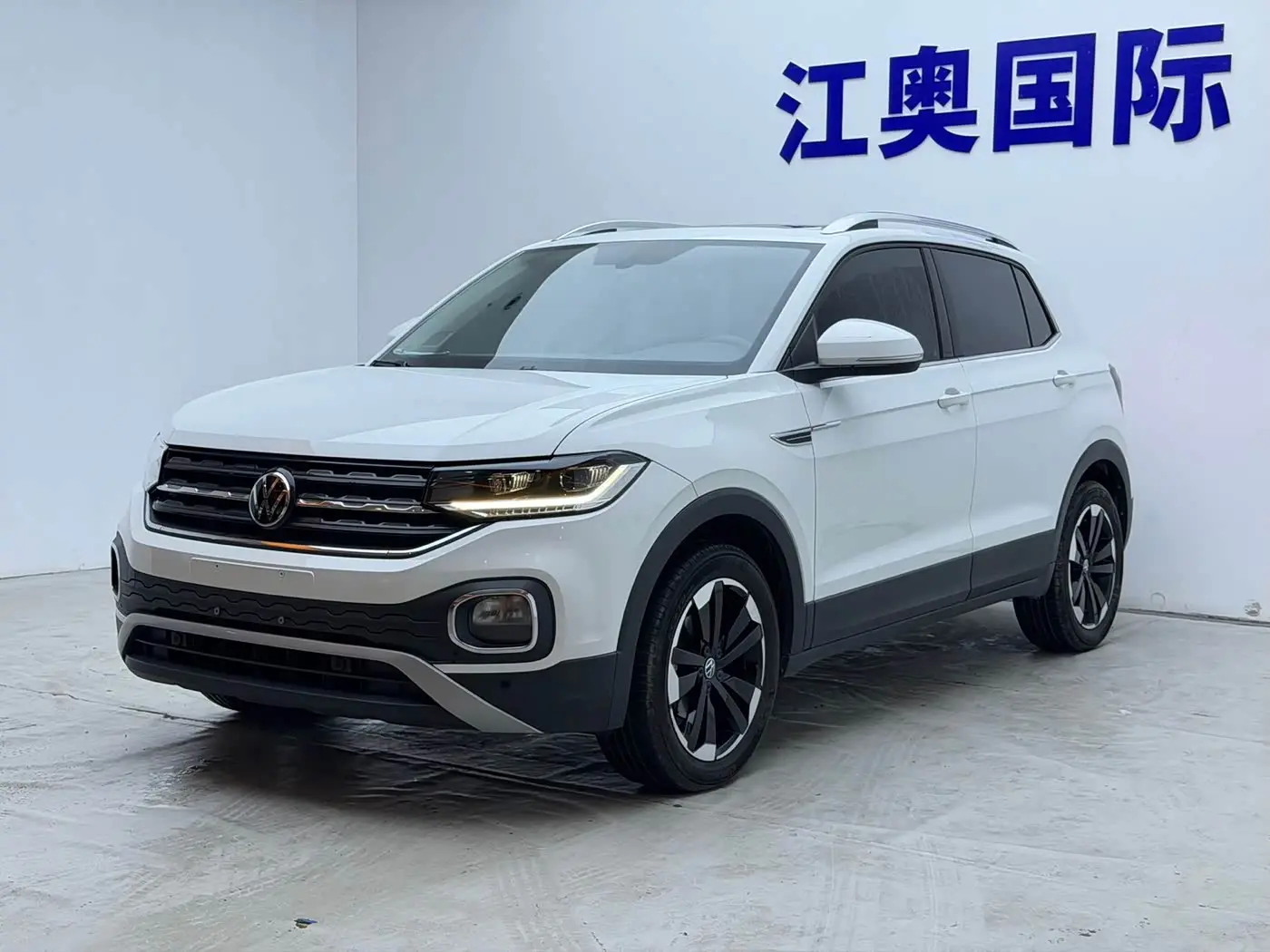 Volkswagen Tanying 2023 — Photo 1/20