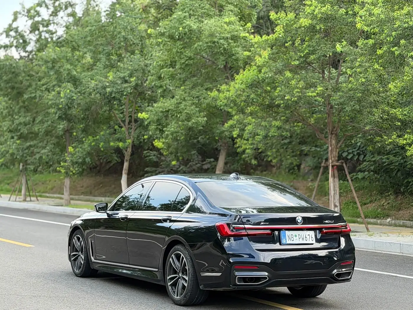 BMW 7 Series 2022 — Photo 13/16