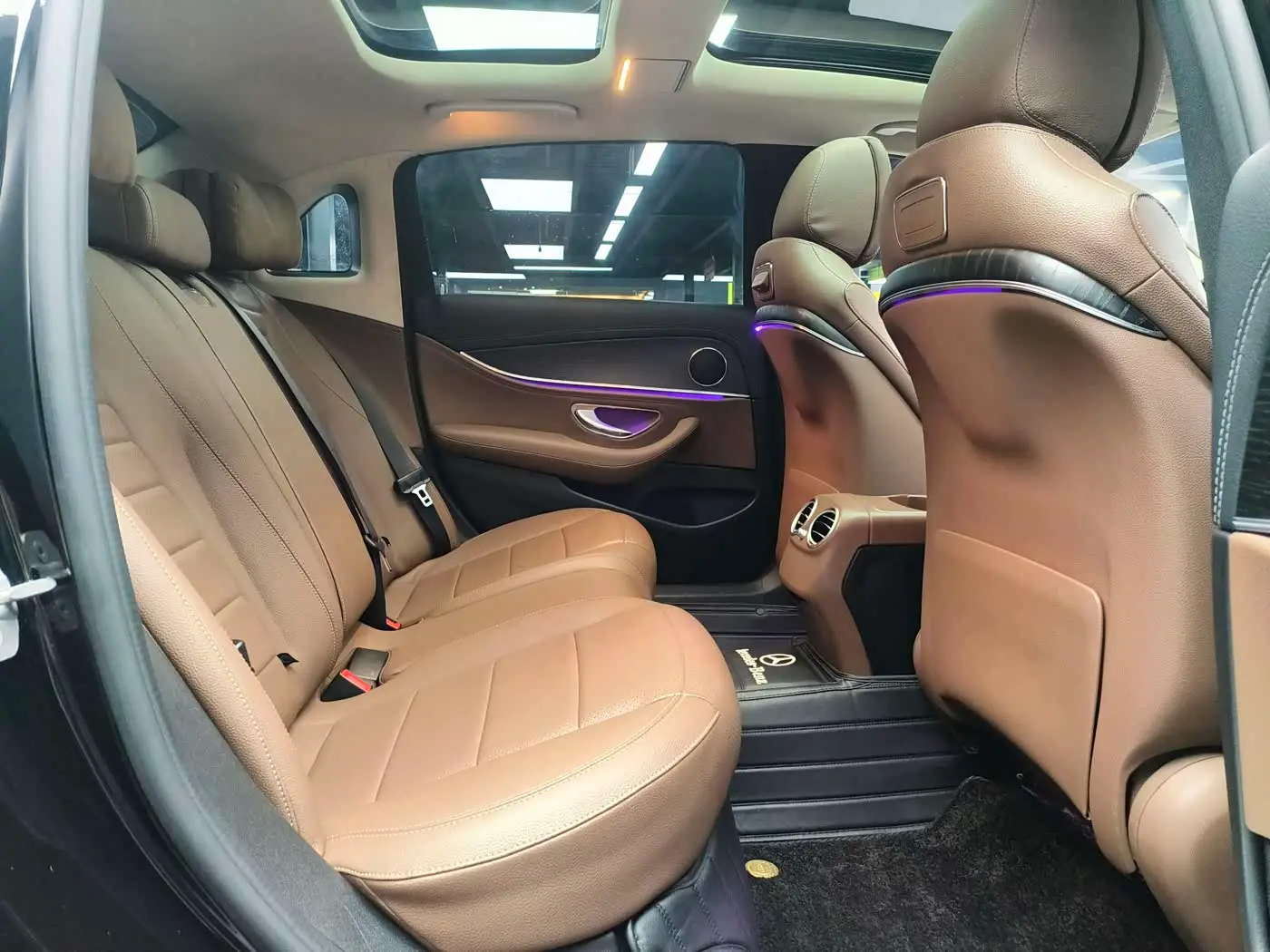 Mercedes-Benz E-Class 2020 — Photo 6/13