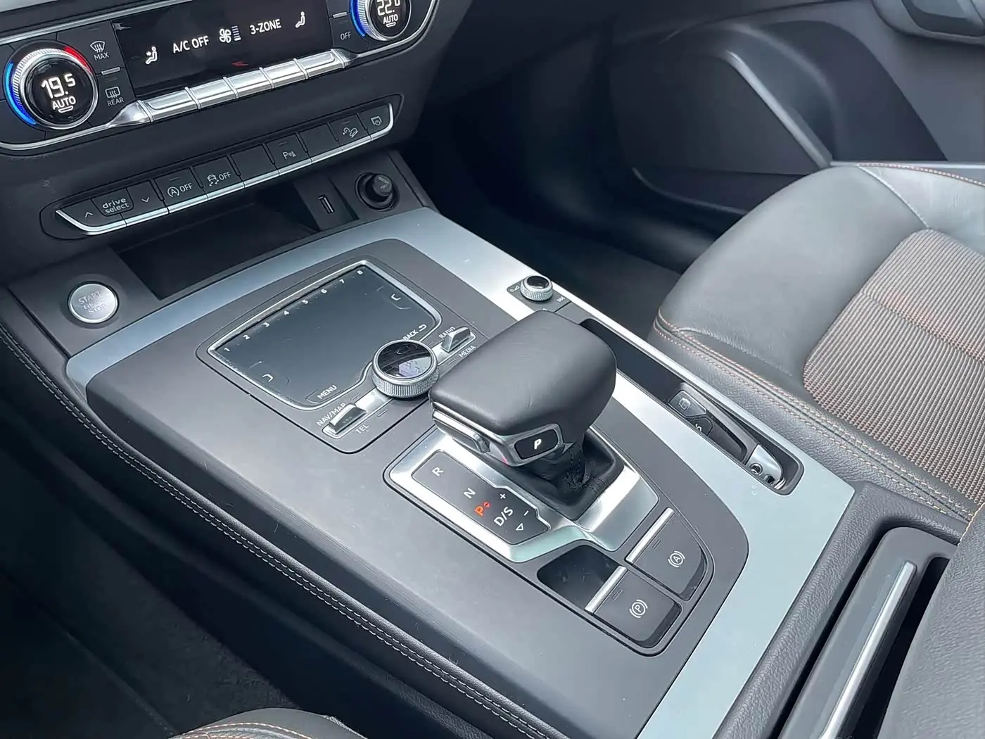 Audi Q5L 2018 — Фото 17/20