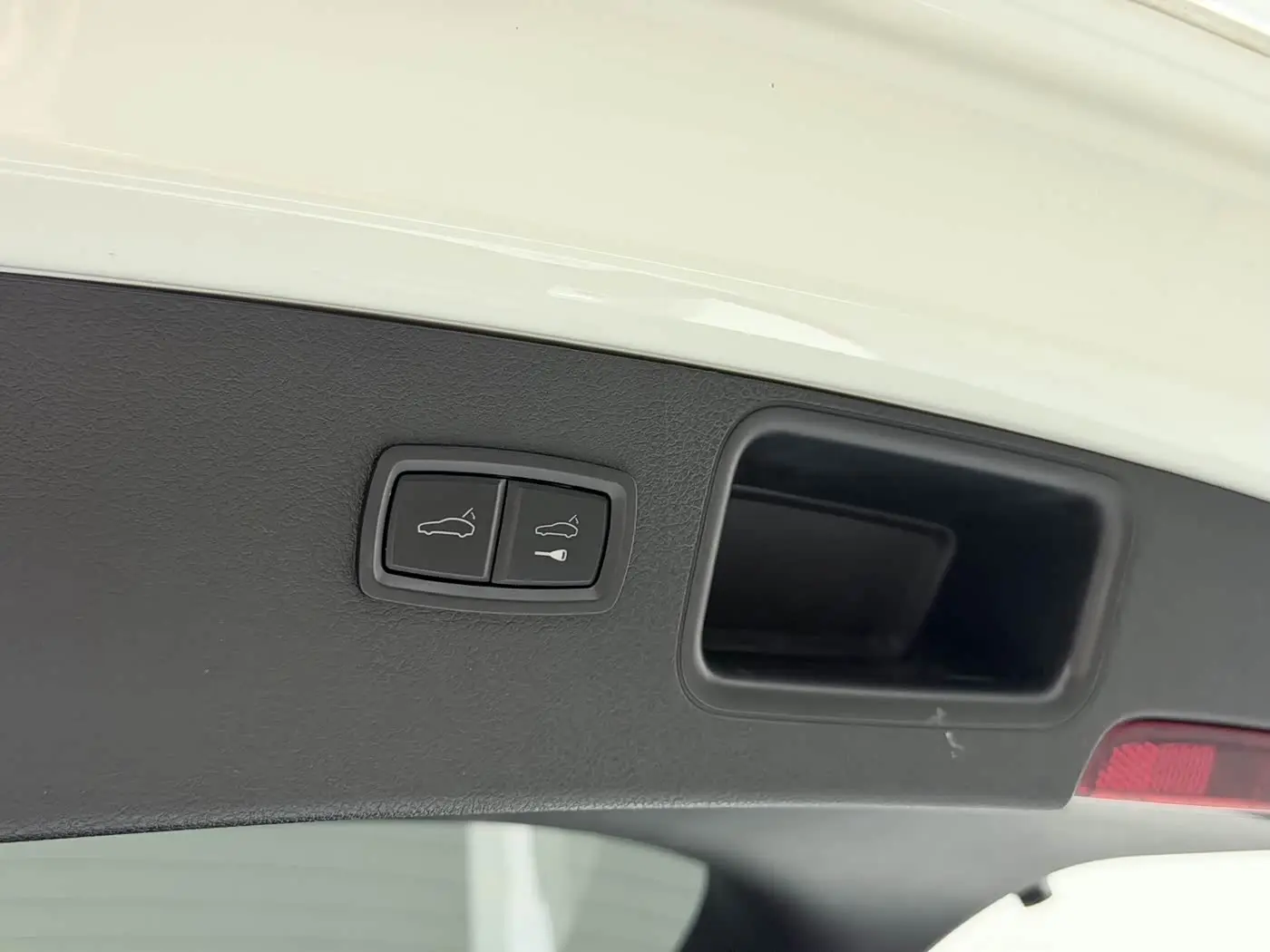 Porsche Macan 2021 — Photo 17/20
