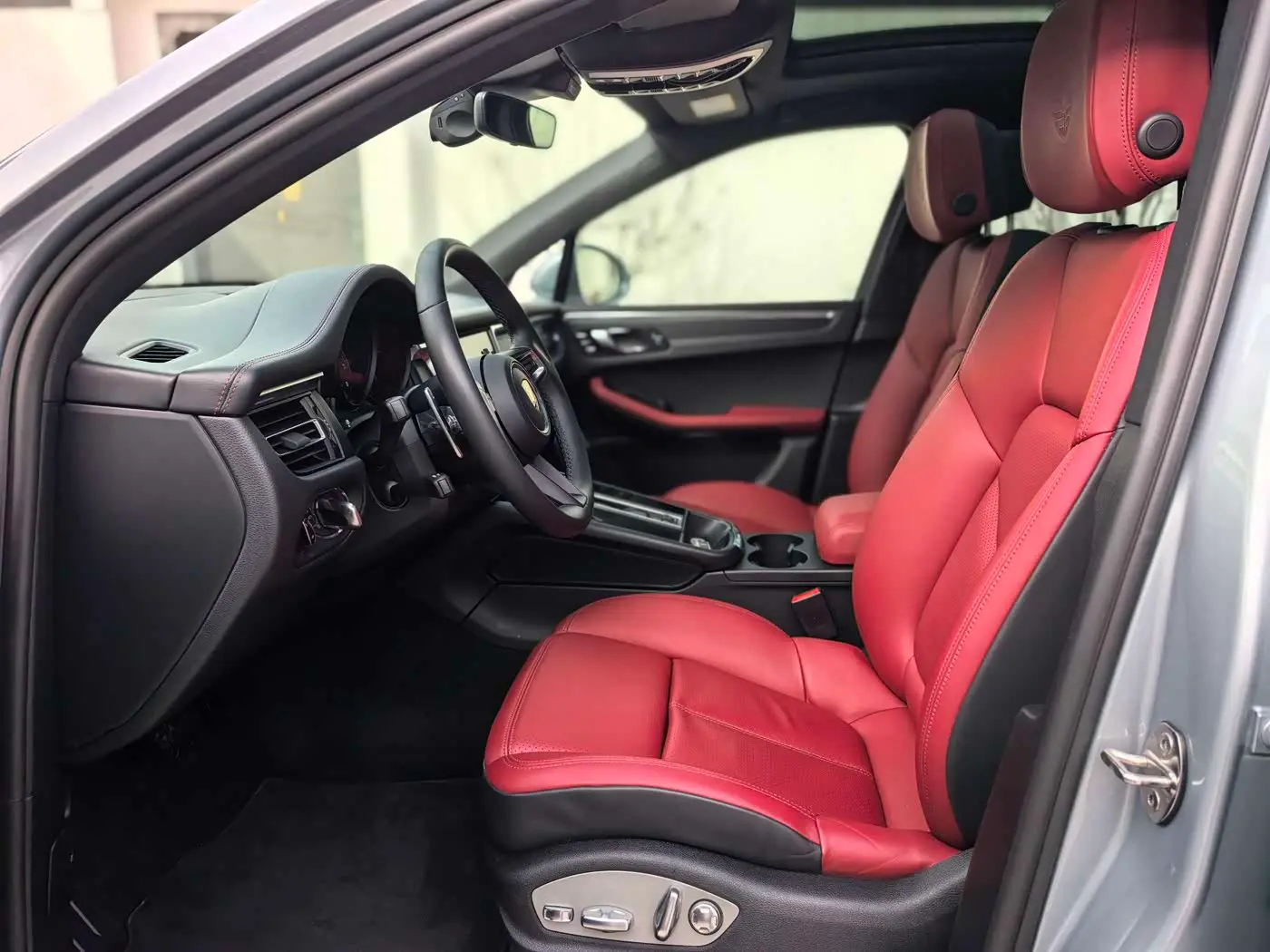 Porsche Macan 2022 — Photo 7/10