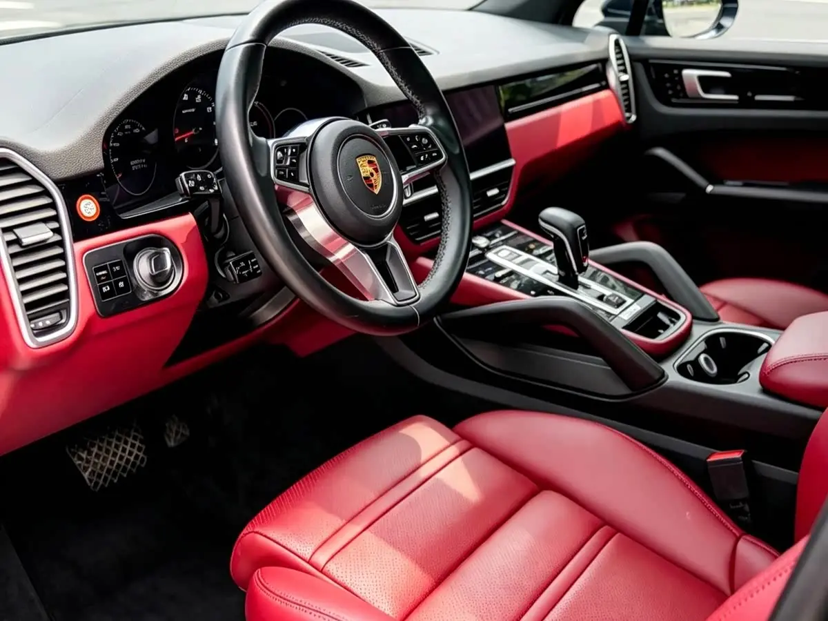 Porsche Cayenne 2018 — Photo 3/12
