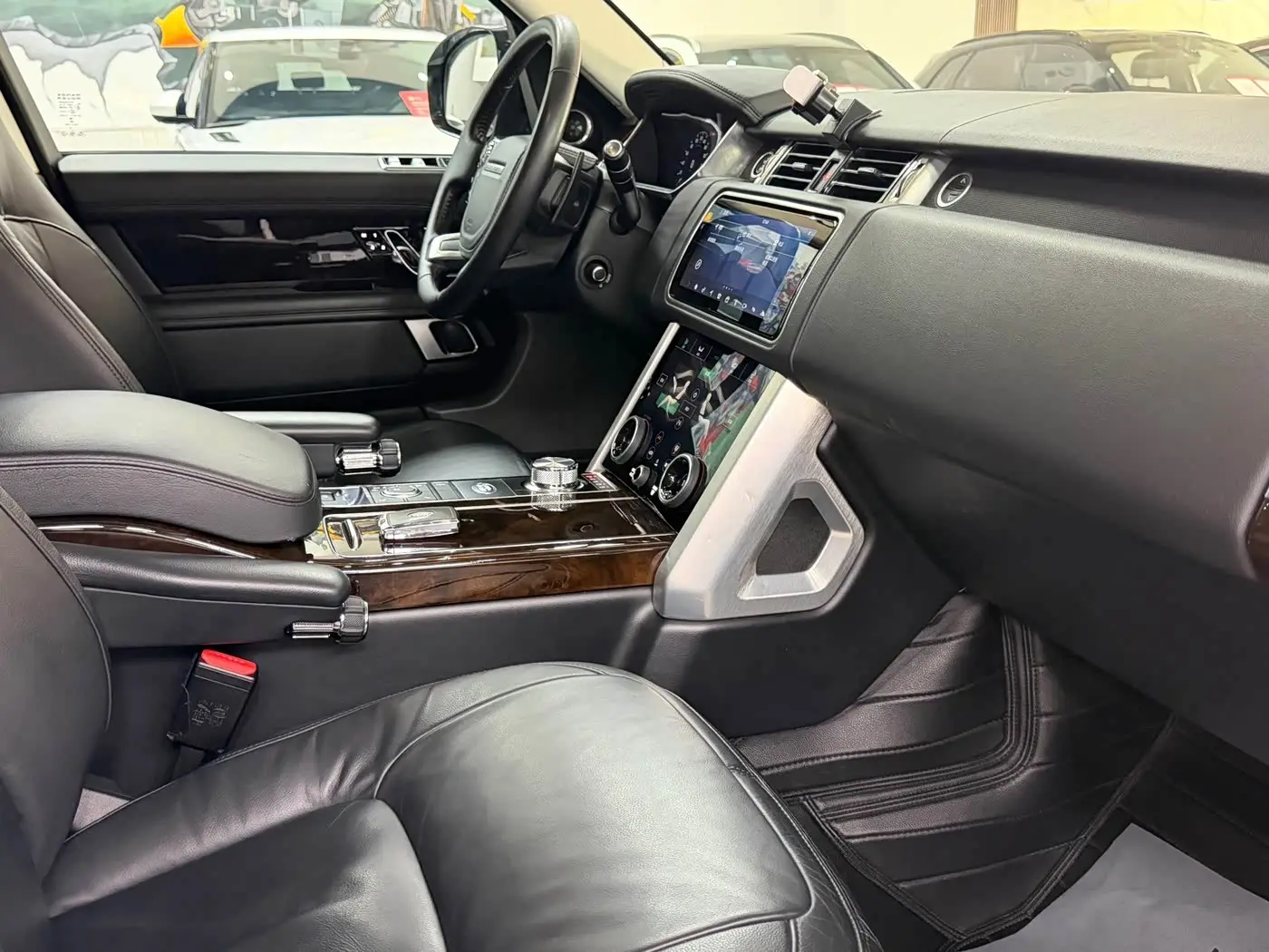 Land Rover Range Rover 2020 — Фото 14/20