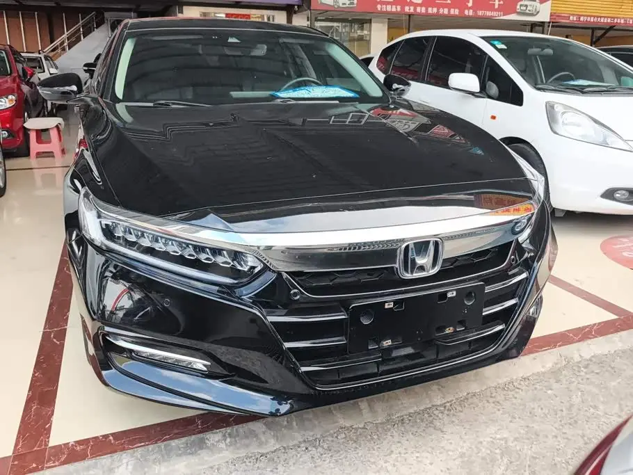 Honda Accord 2019 — Фото 2/16