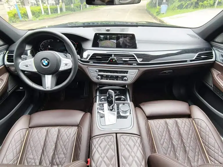 BMW 7 Series 2021 — Фото 7/10