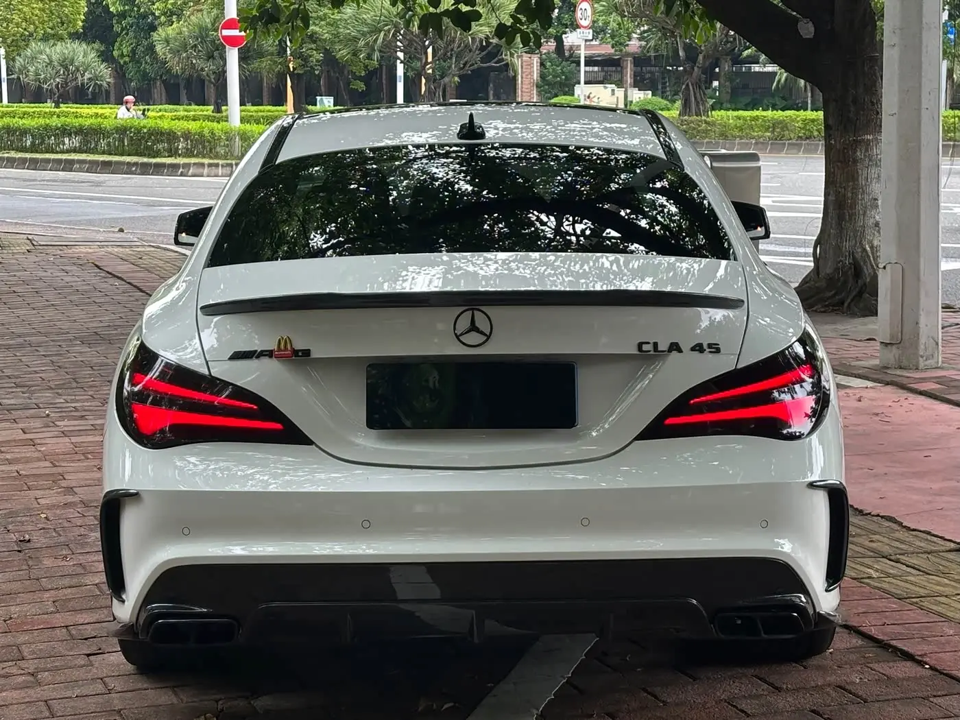 Mercedes-Benz GLA AMG 2018 — Photo 3/9