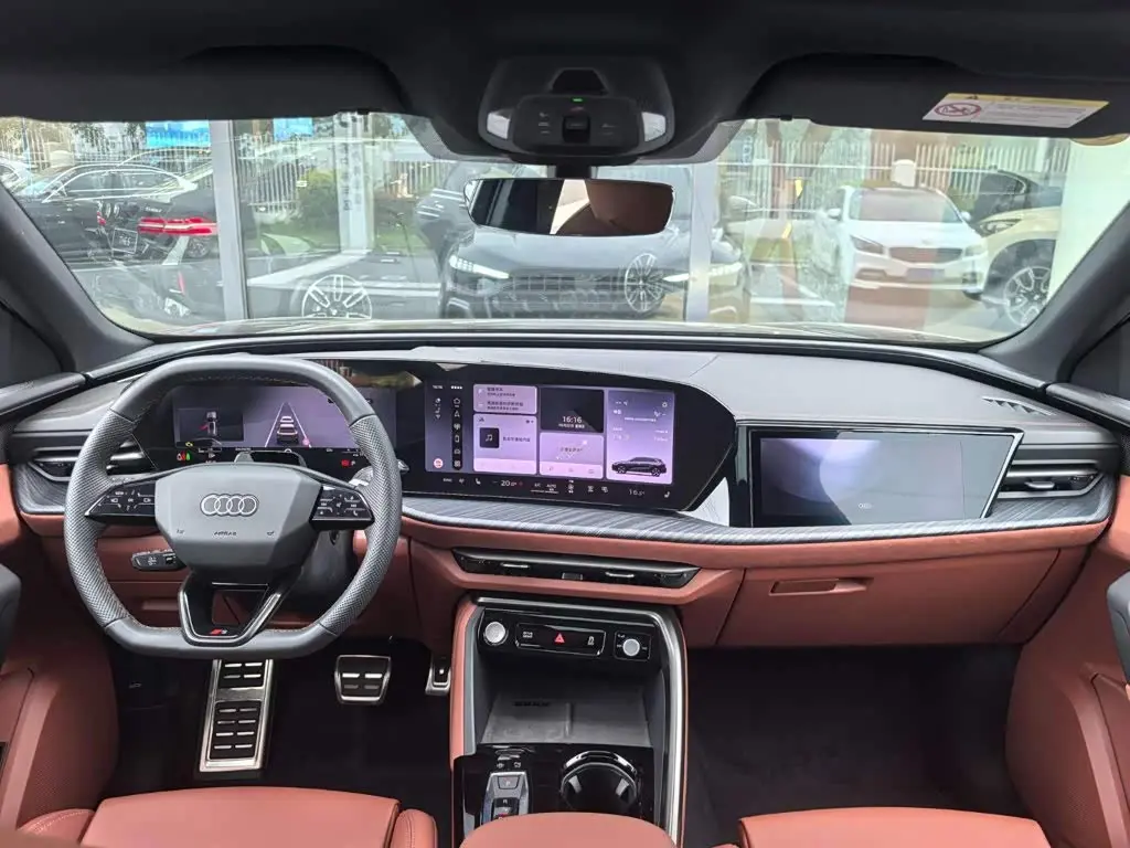 Audi Q5L 2025 — Photo 8/16