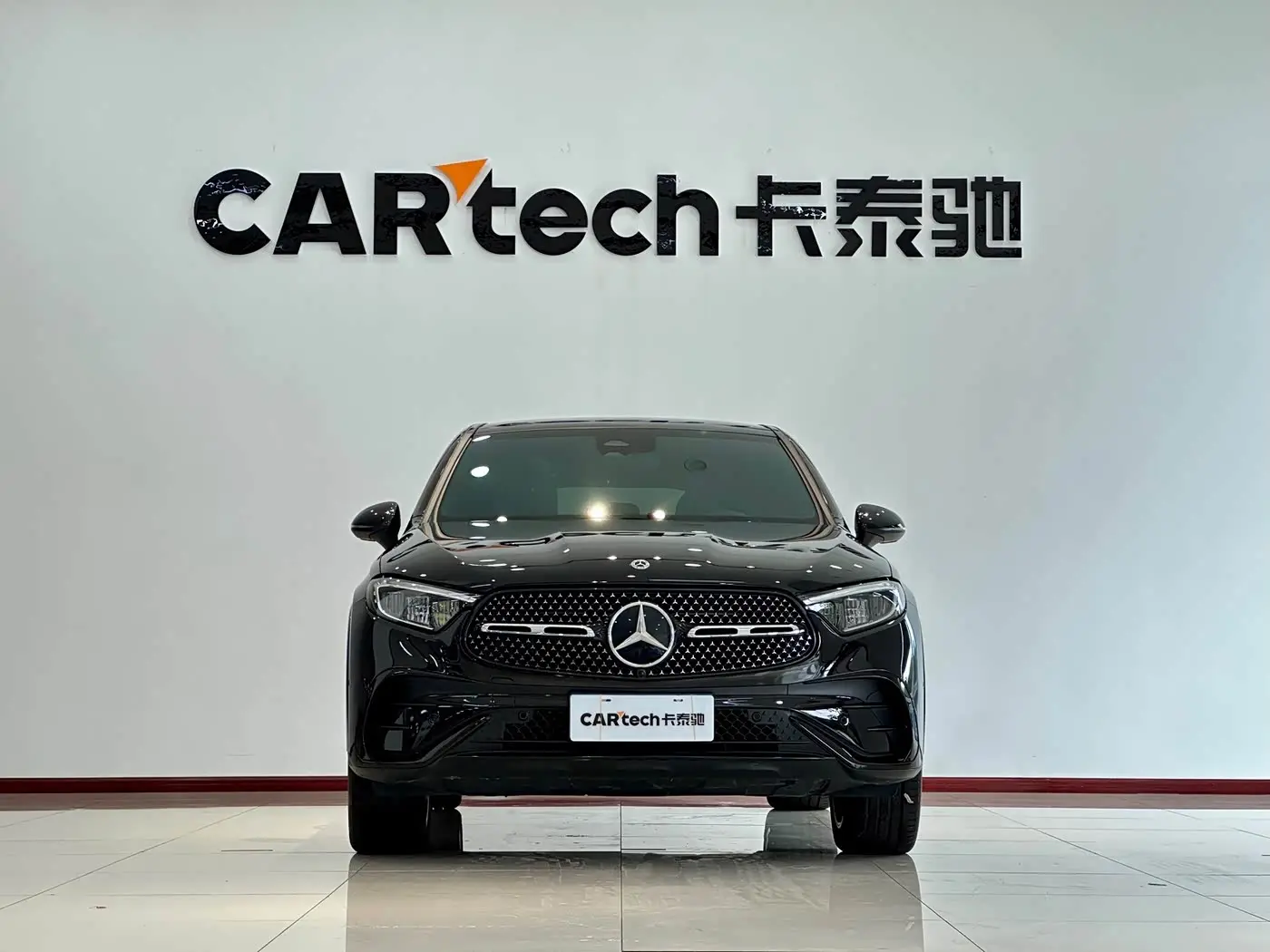 Mercedes-Benz GLC Coupe 2024 — Photo 2/20