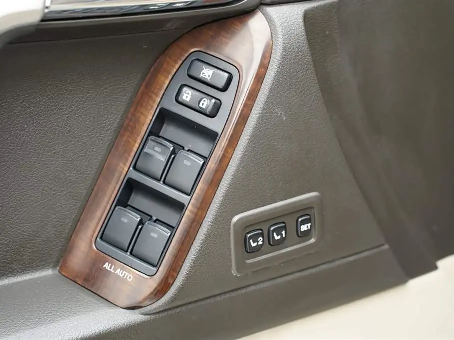 Toyota Prado 2011 — Photo 16/20