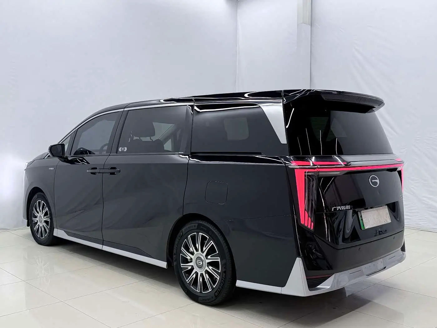 GAC Trumpchi Trumpchi E9 2024 — Фото 17/20