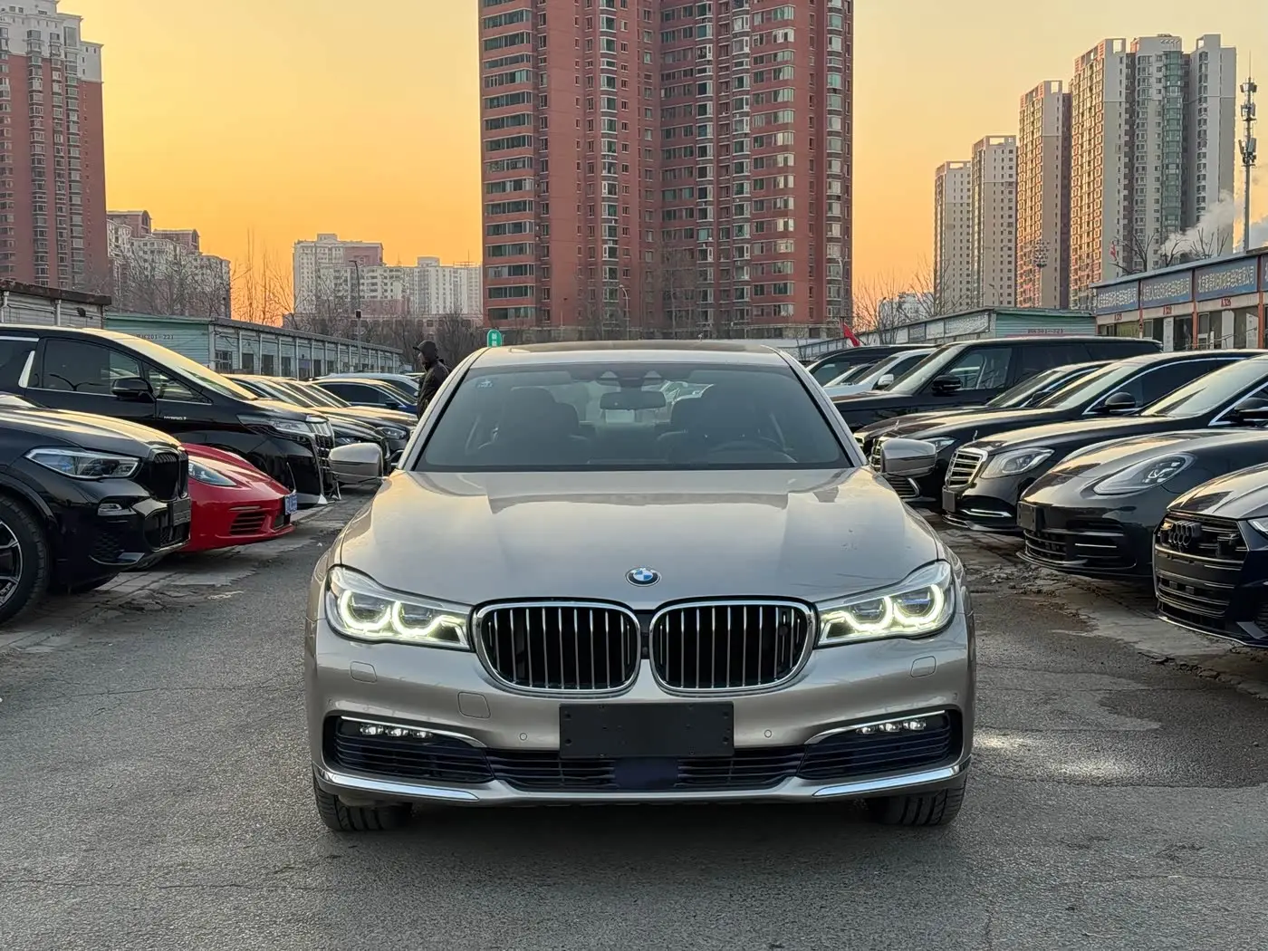 BMW 7 Series 2016 — Photo 2/20