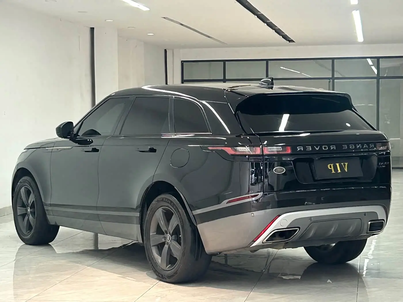 Land Rover Range Rover Velar 2019 — Photo 7/9