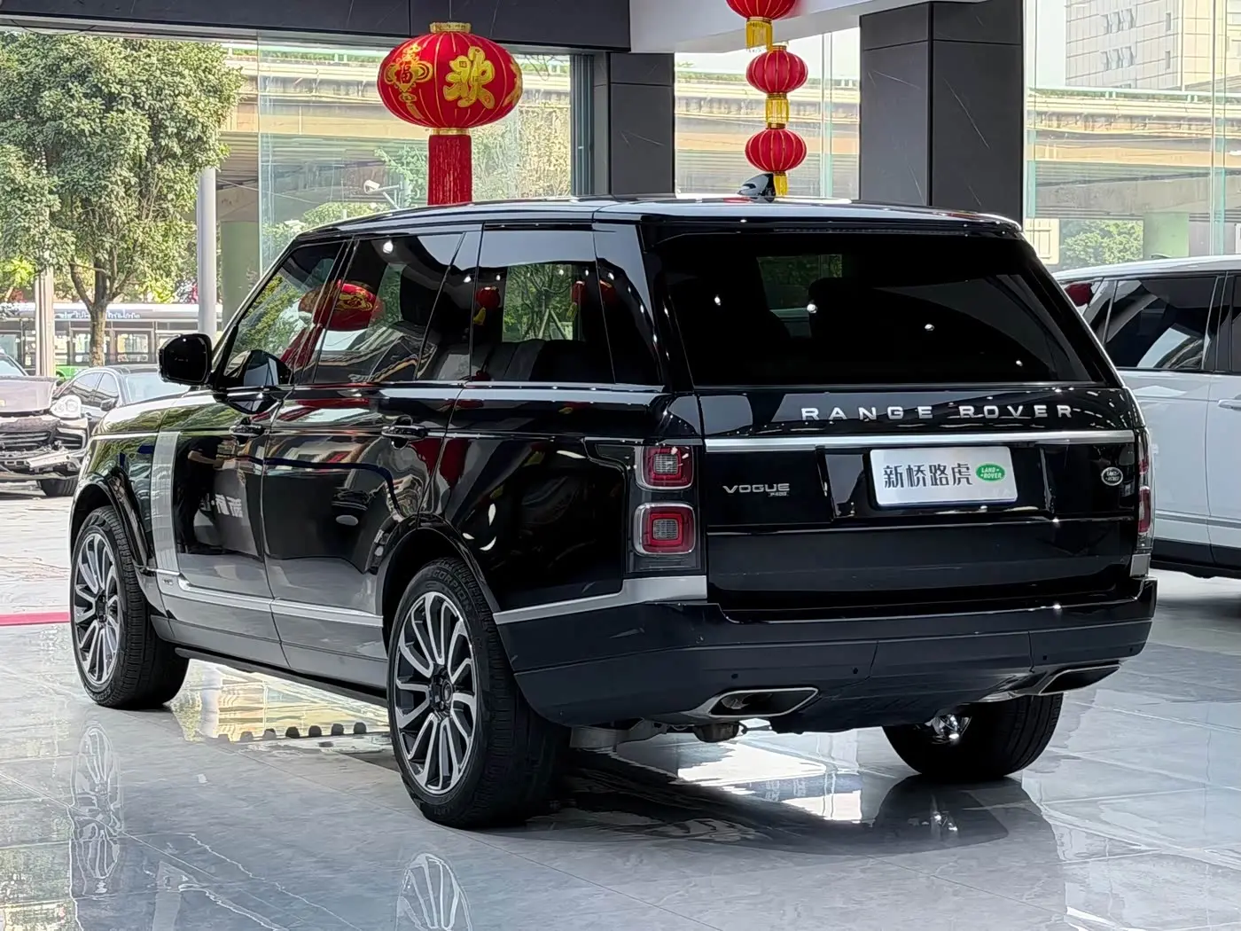 Land Rover Range Rover 2020 — Фото 19/20