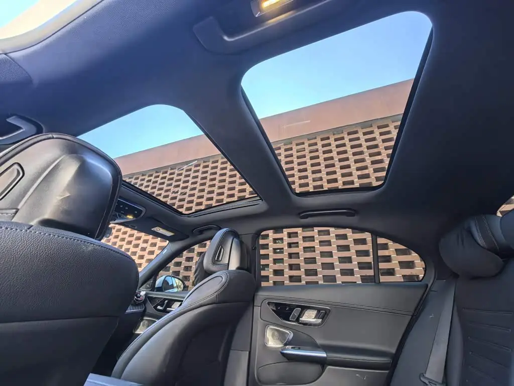 Mercedes-Benz C-Class 2026 — Photo 7/18