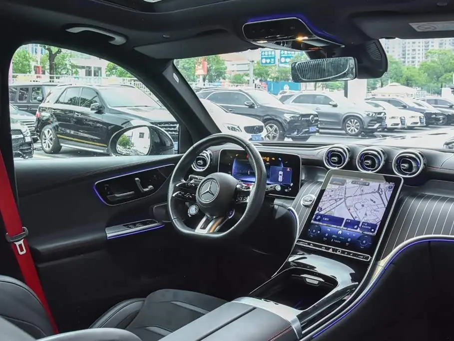 Mercedes-Benz GLC AMG 2025 — Photo 10/16