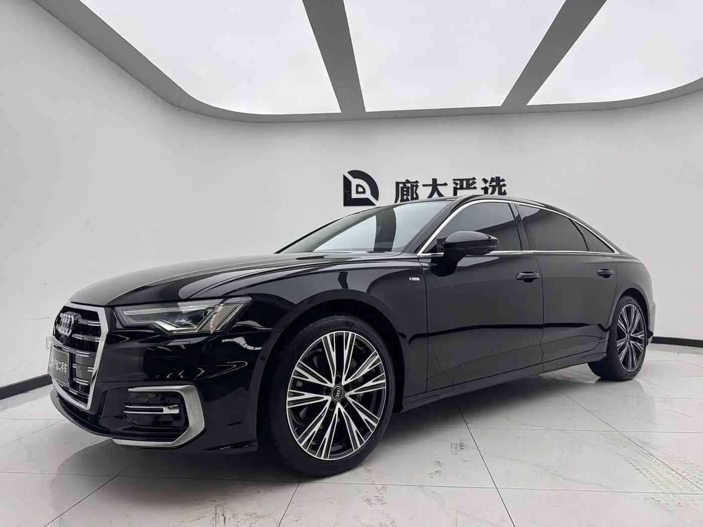 Audi A6L 2023 — Фото 1/11