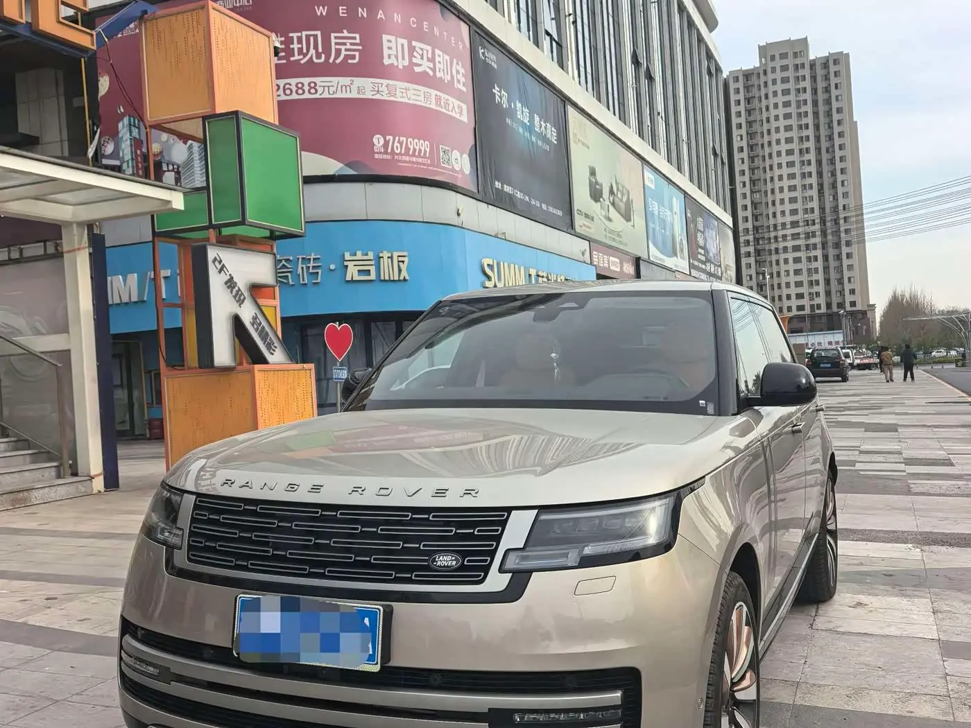 Land Rover Range Rover 2024 — Фото 1/11
