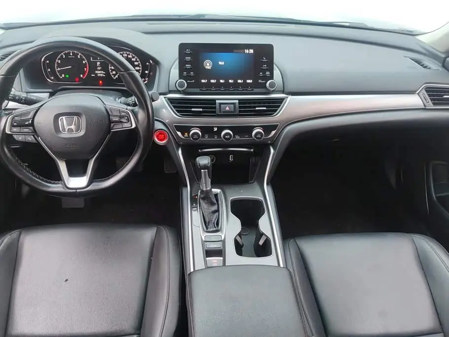Honda Accord 2020 — Фото 11/15