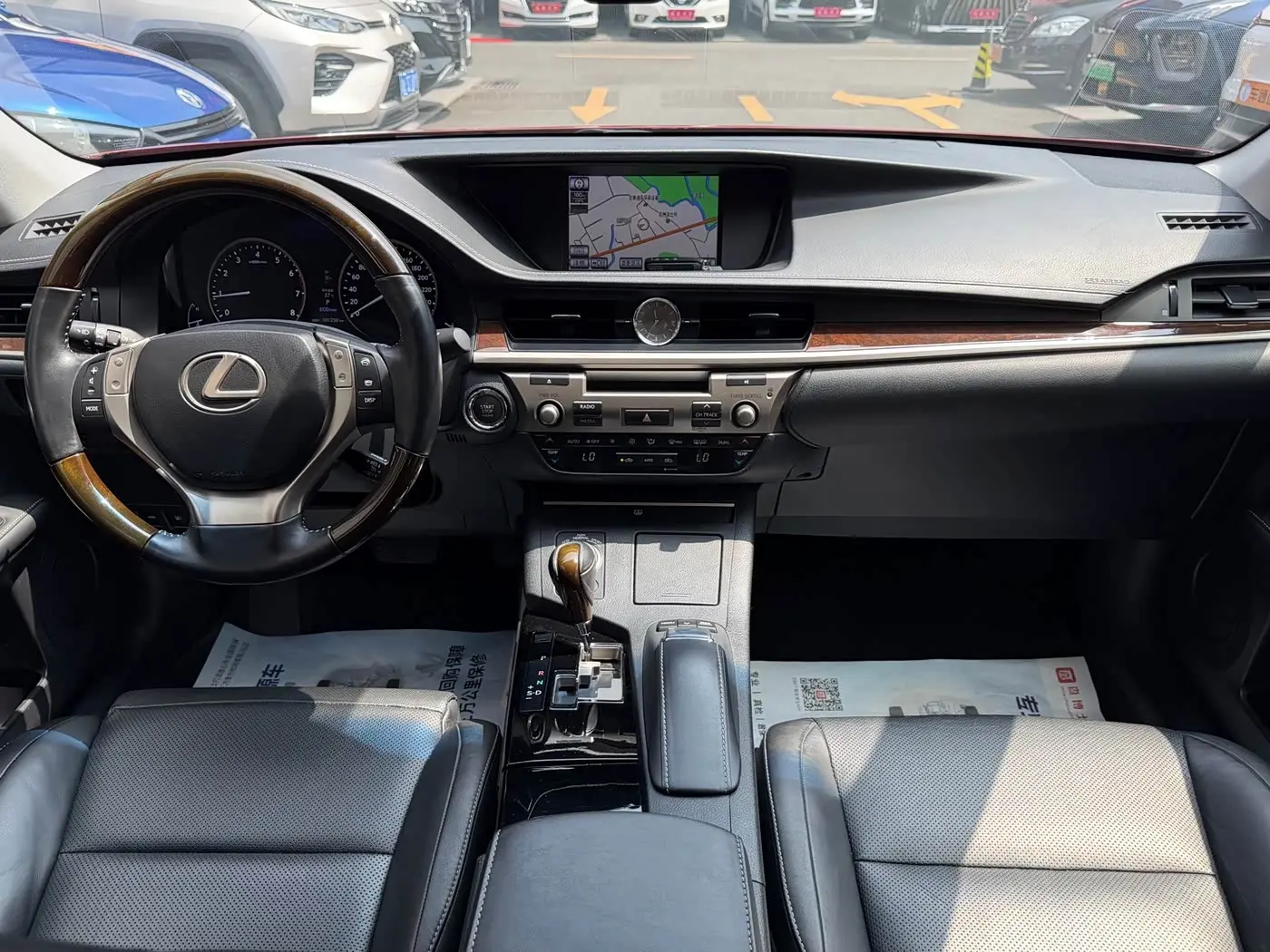 Lexus ES 2014 — Photo 18/20