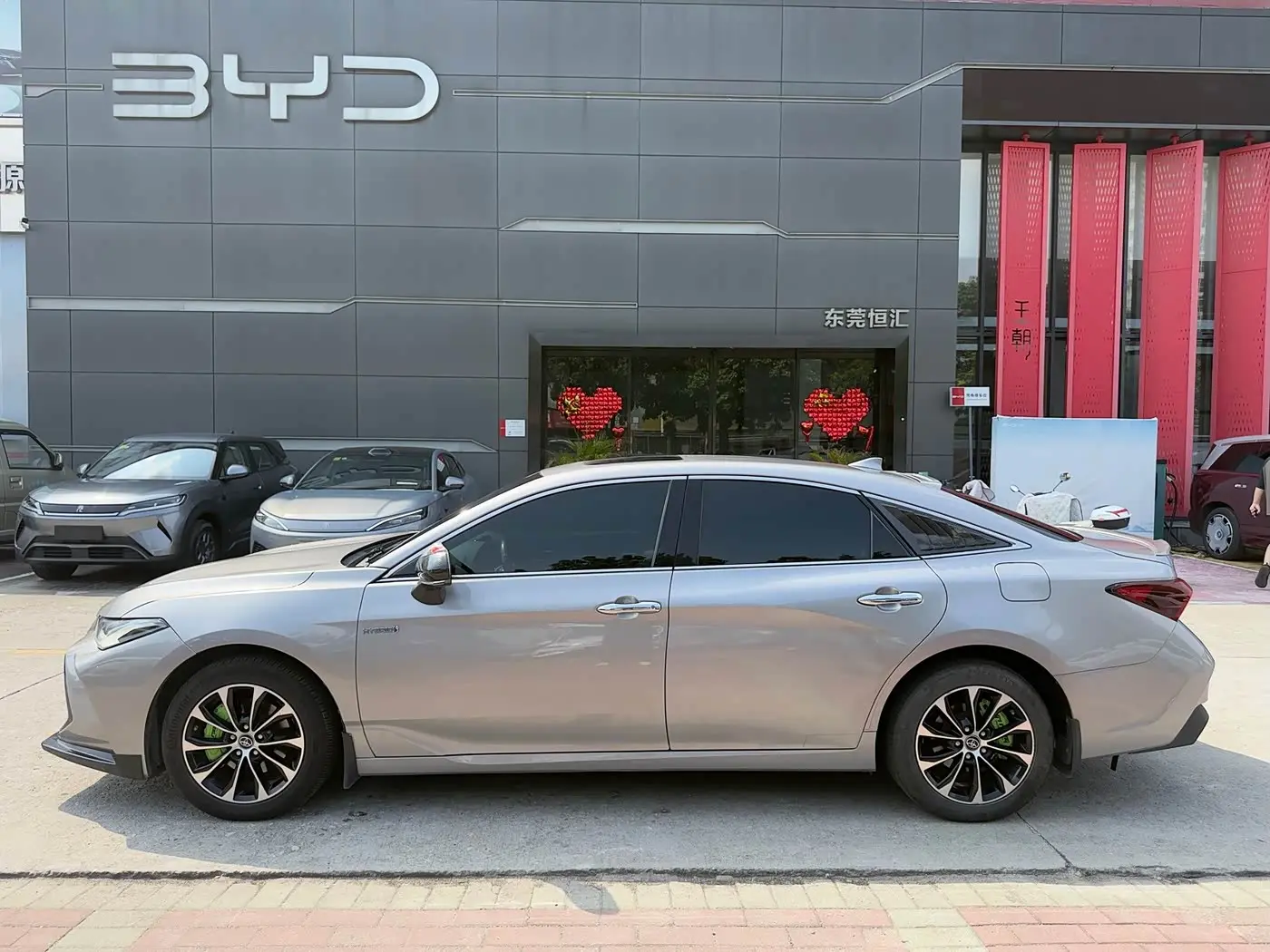 Toyota Avalon 2023 — Photo 4/12