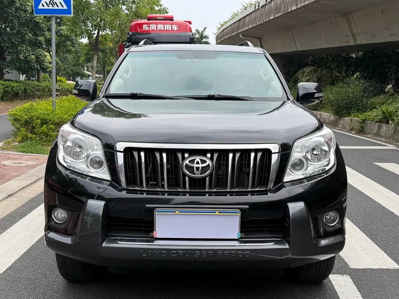 Toyota Prado 2012 — Photo 2/20
