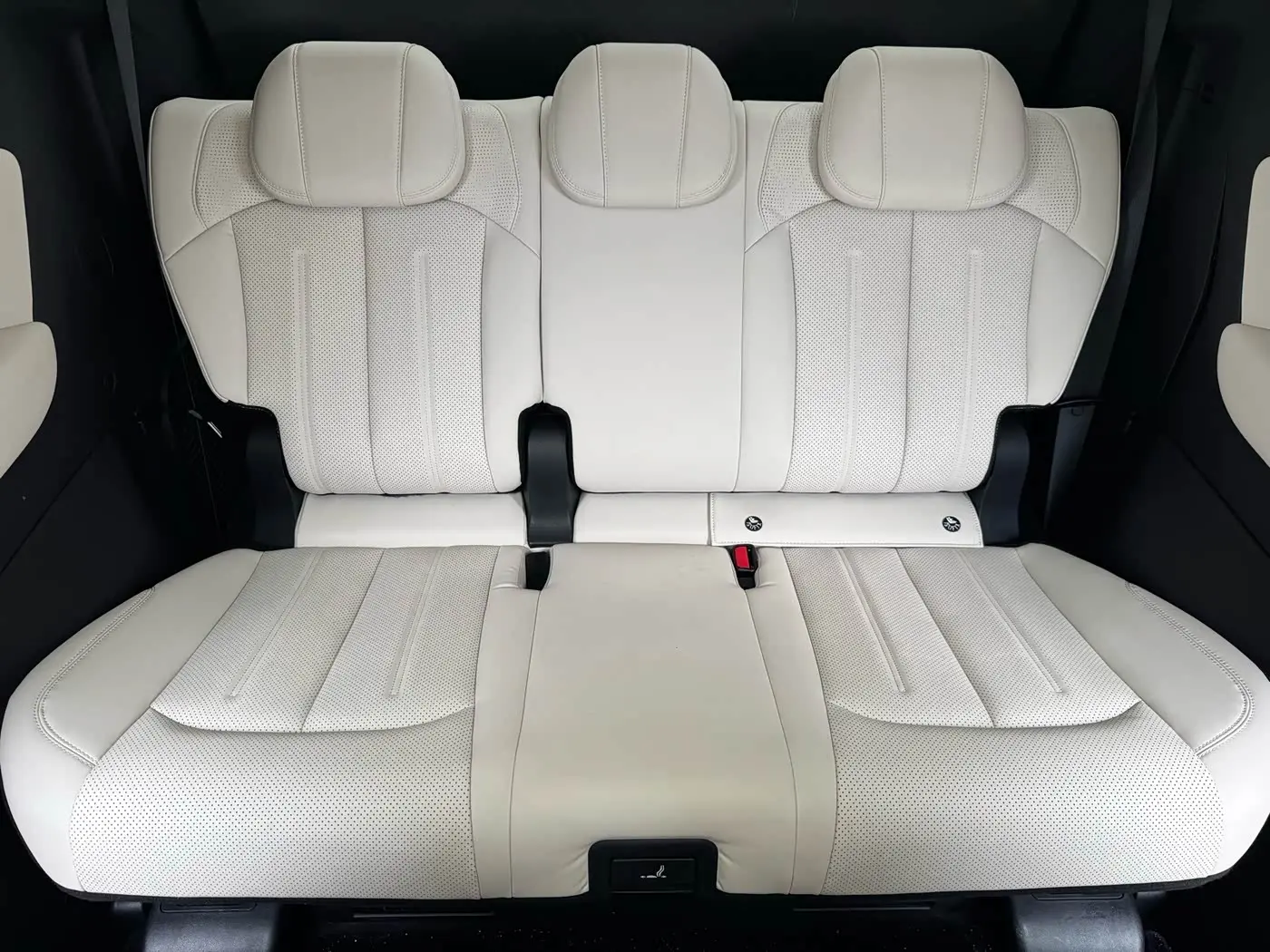 BYD Xia 2025 — Photo 9/15
