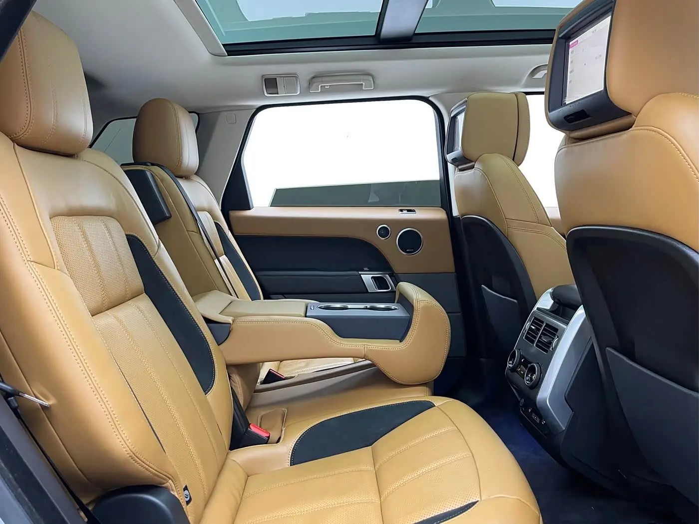 Land Rover Range Rover Sport 2019 — Фото 12/15