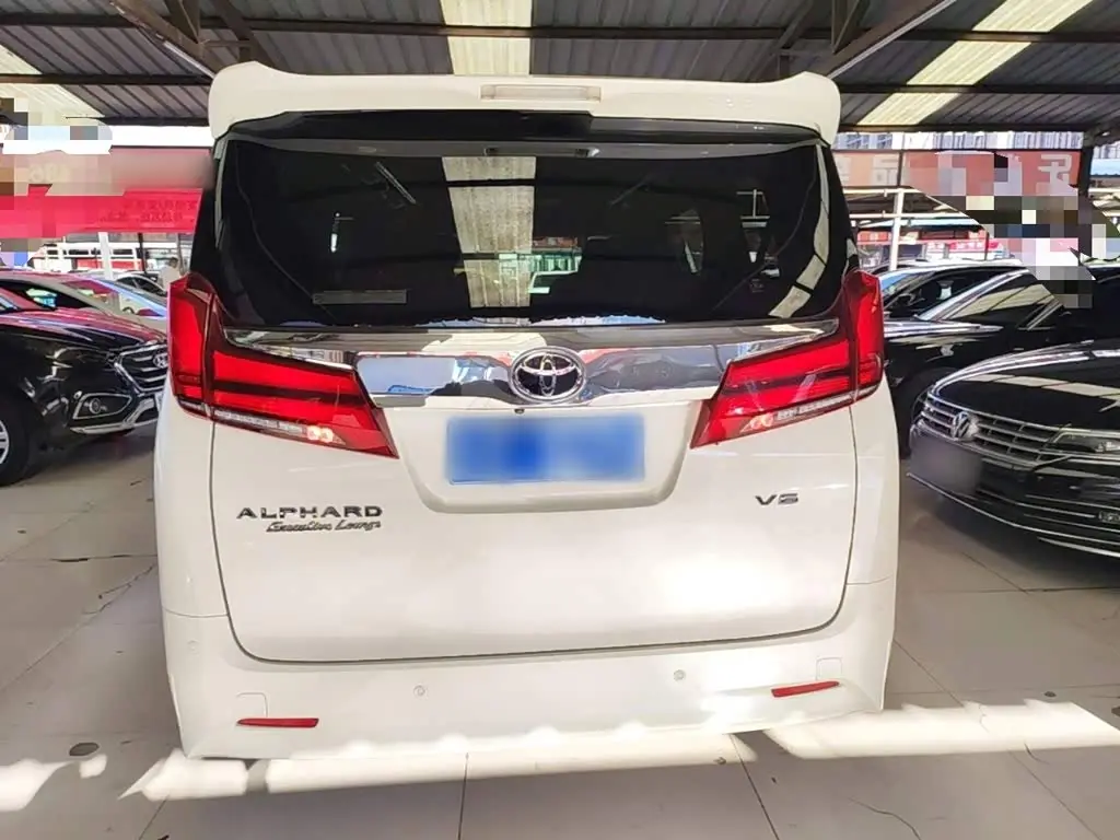 Toyota Alphard 2018 — Photo 4/20