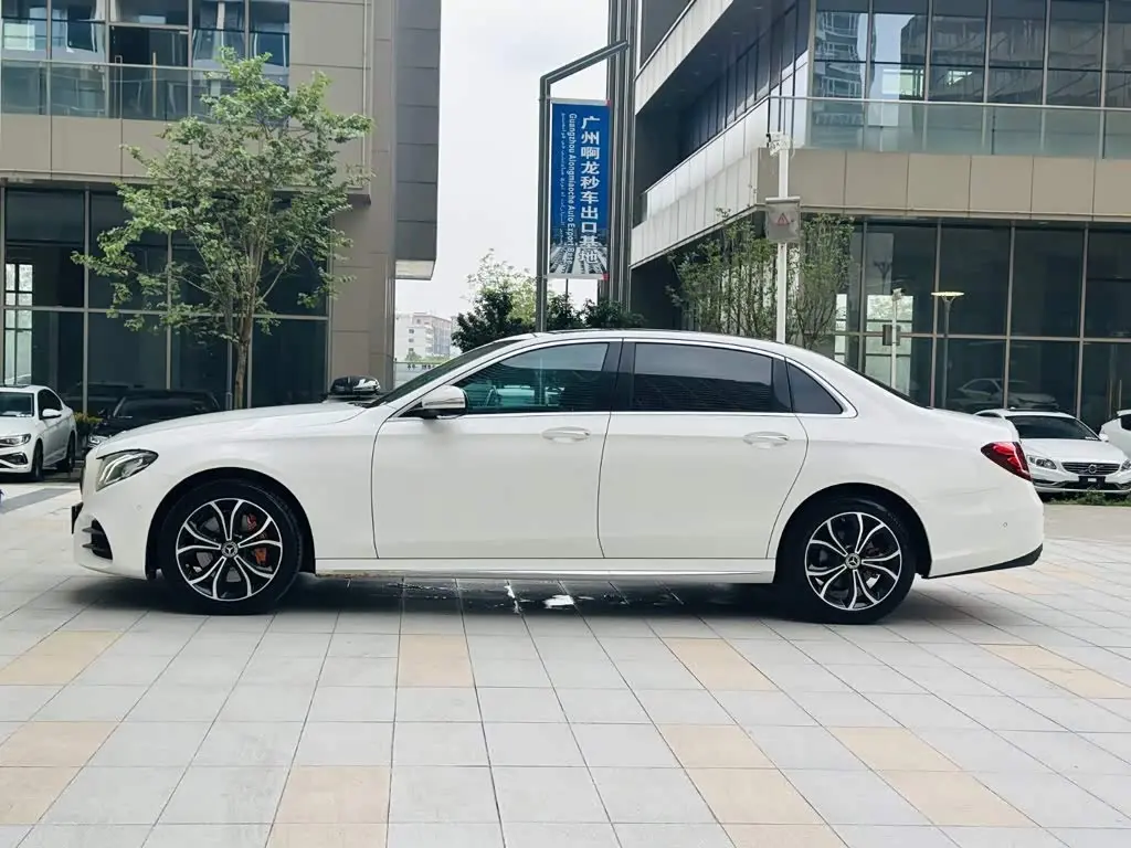 Mercedes-Benz E-Class 2020 — Photo 4/20