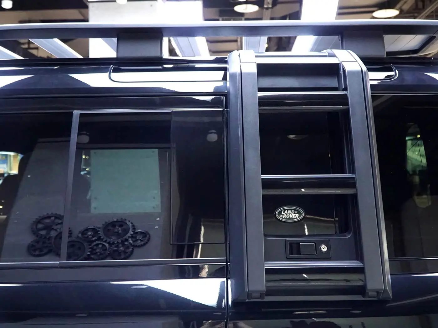 Land Rover Defender 2023 — Фото 20/20