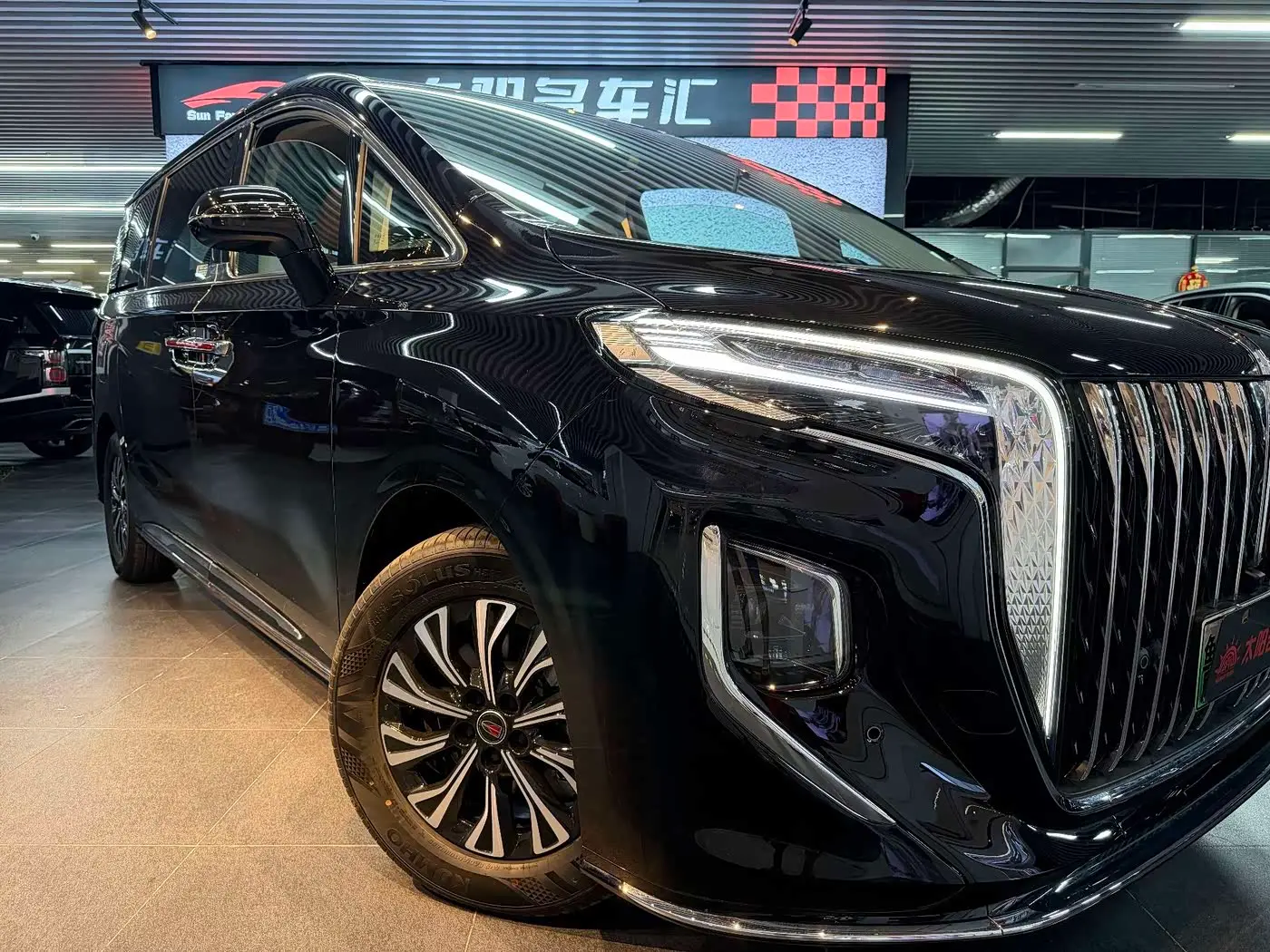 Hongqi HQ9 PHEV 2026 — Şəkil 4/18