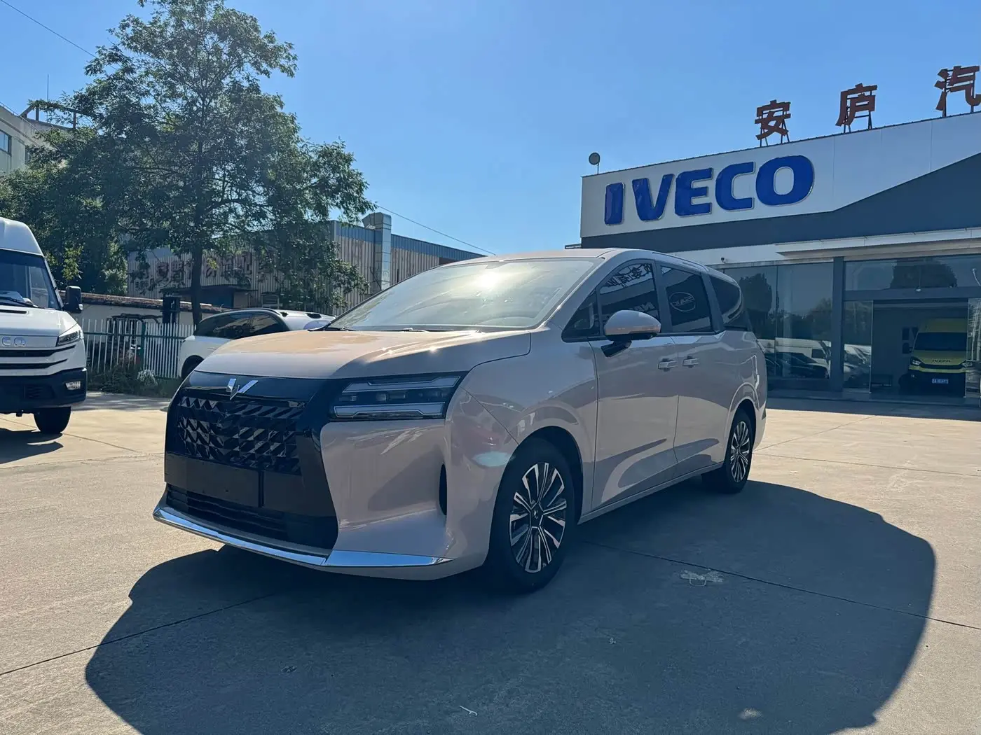 Wuling Motors Xingguang 730 New Energy 2025 — Фото 6/15