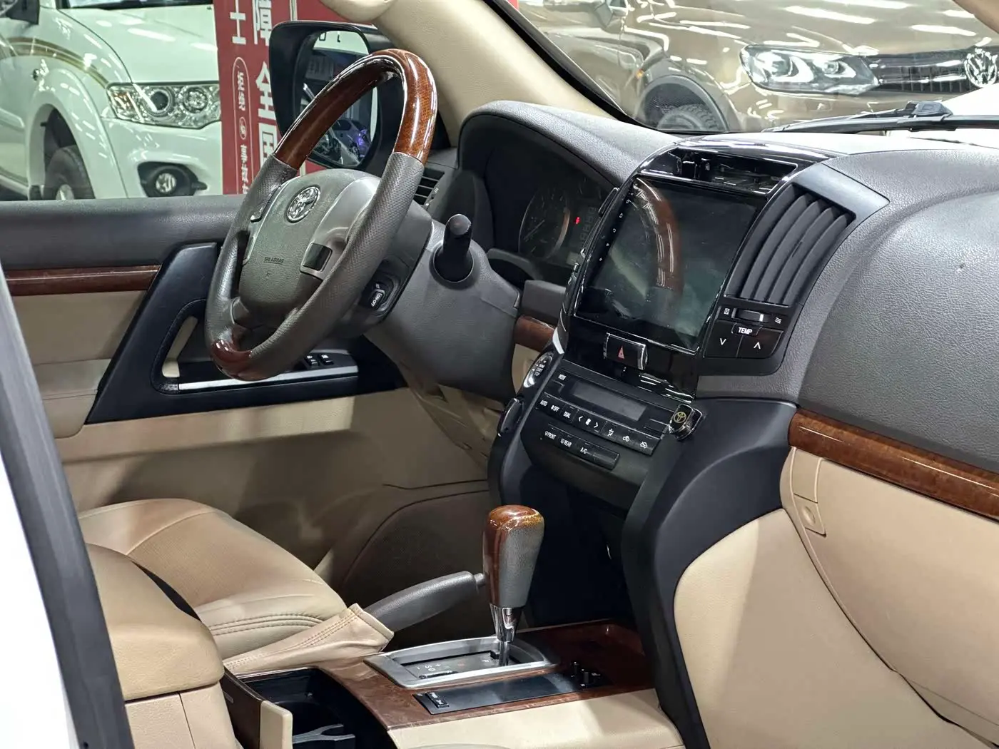 Toyota Land Cruiser 2016 — Фото 13/20