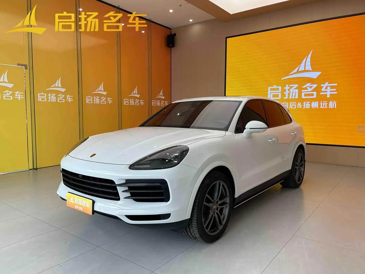 Porsche Cayenne 2023 — Фото 1/20