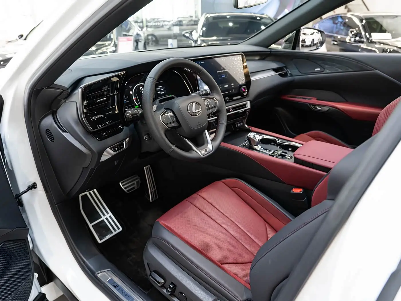 Lexus RX 2025 — Photo 9/20