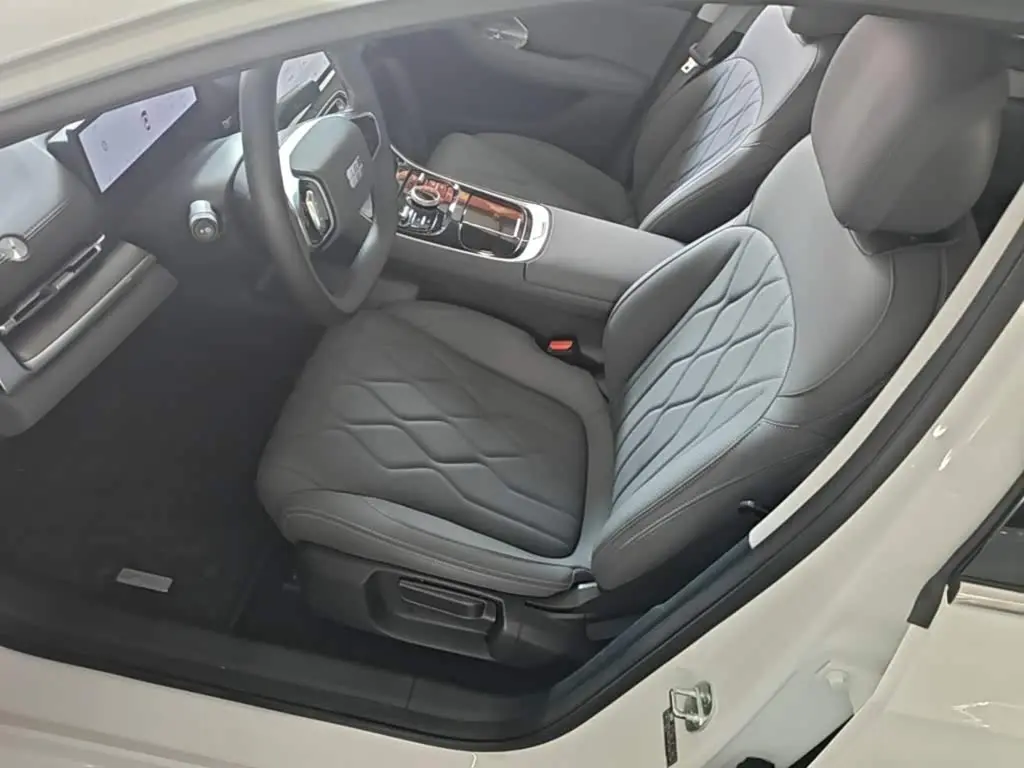 Geely Galaxy Galaxy A7 2025 — Фото 14/19