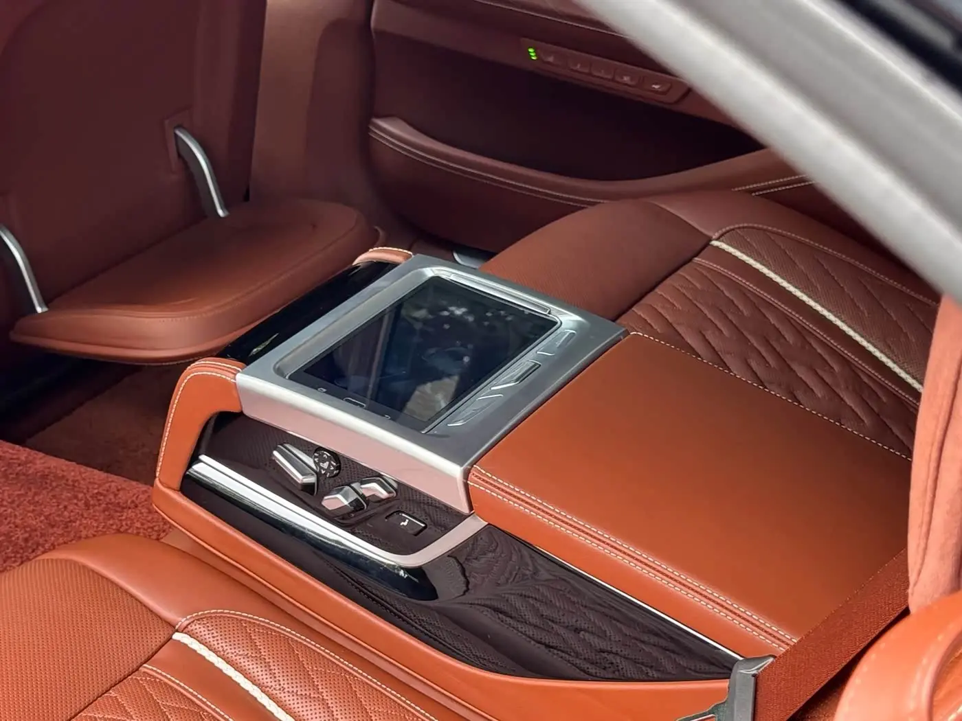 BMW 7 Series 2020 — Photo 16/20