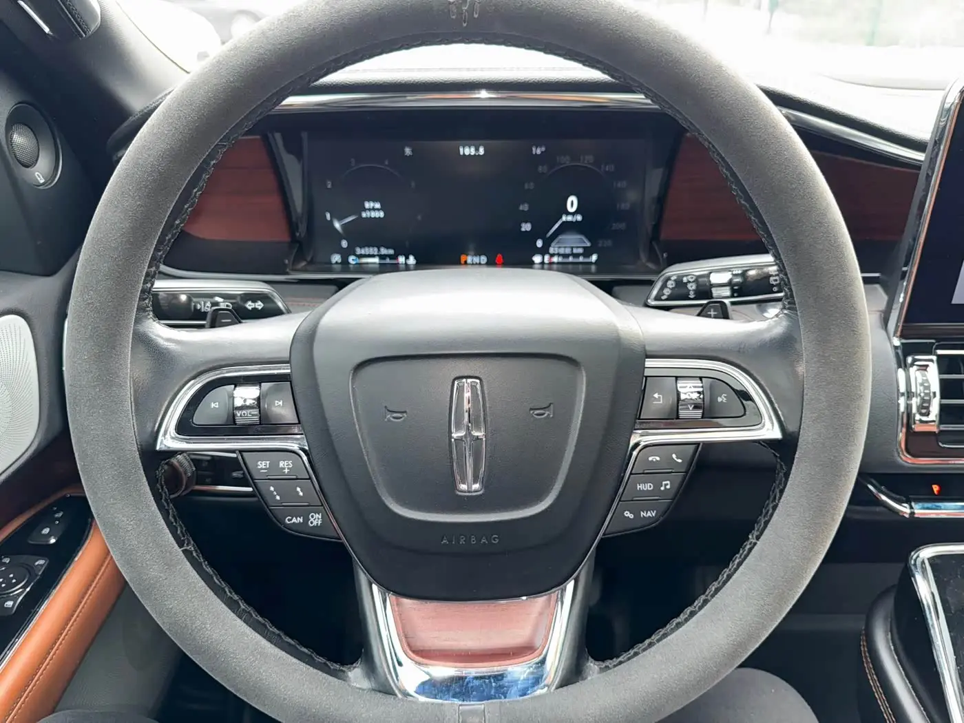 Lincoln Navigator 2021 — Şəkil 17/19