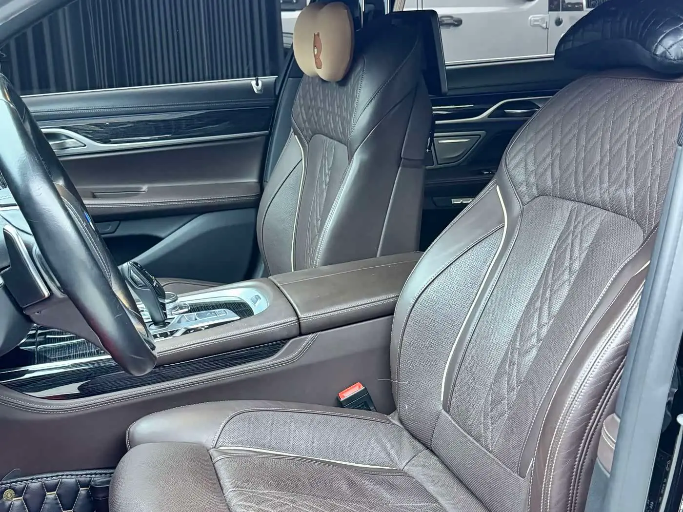 BMW 7 Series 2018 — Фото 8/9