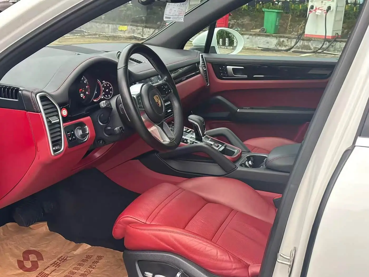 Porsche Cayenne 2018 — Photo 7/9