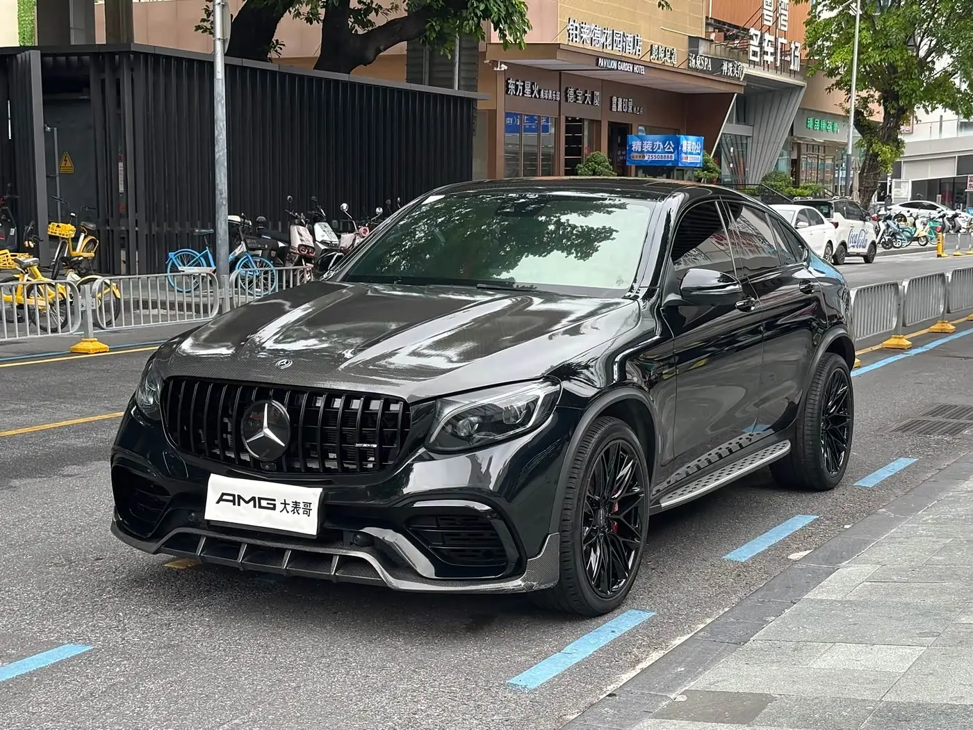 Mercedes-Benz GLC Coupe AMG 2019 — Photo 1/15