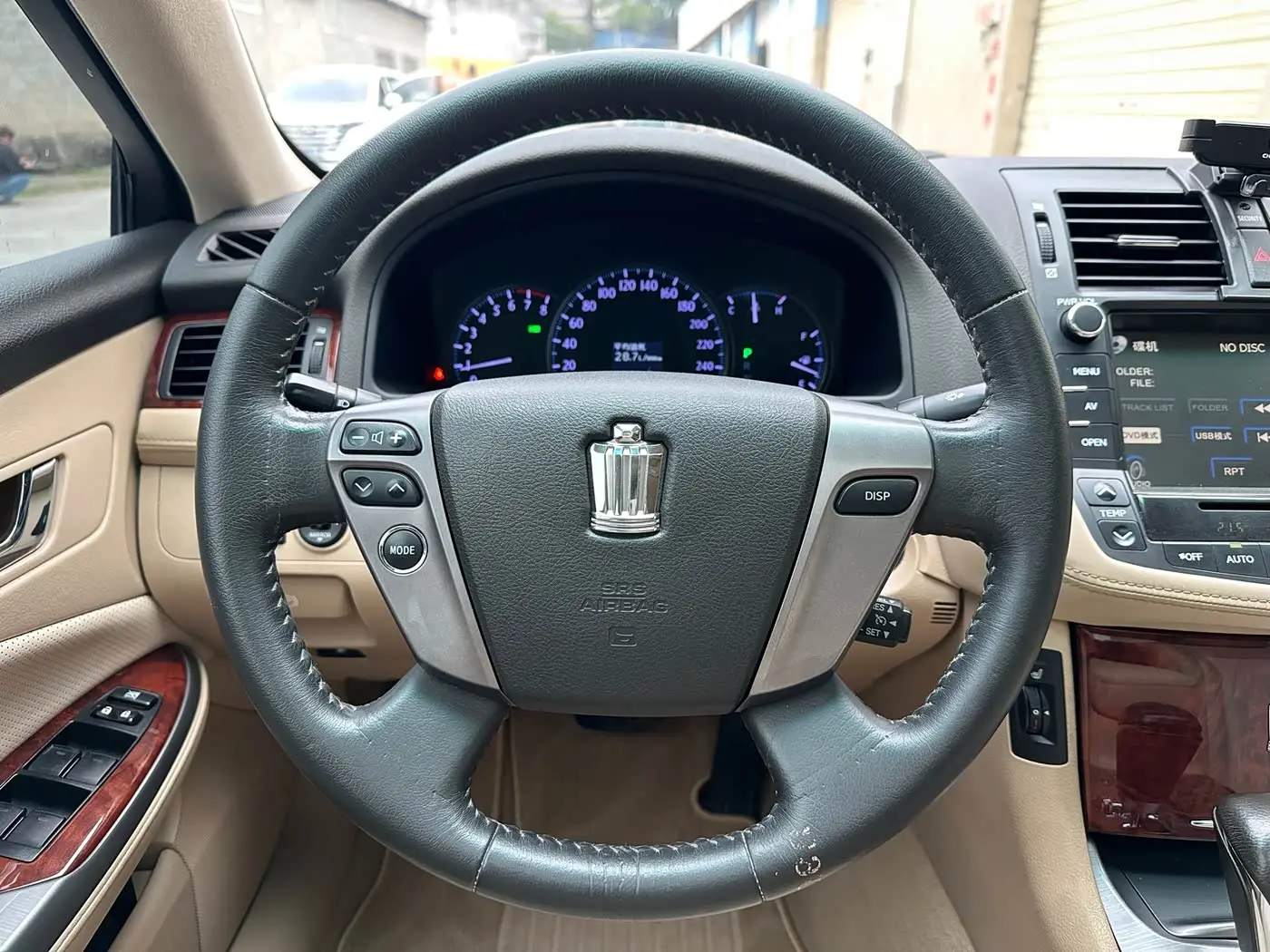Toyota Crown 2013 — Şəkil 13/16