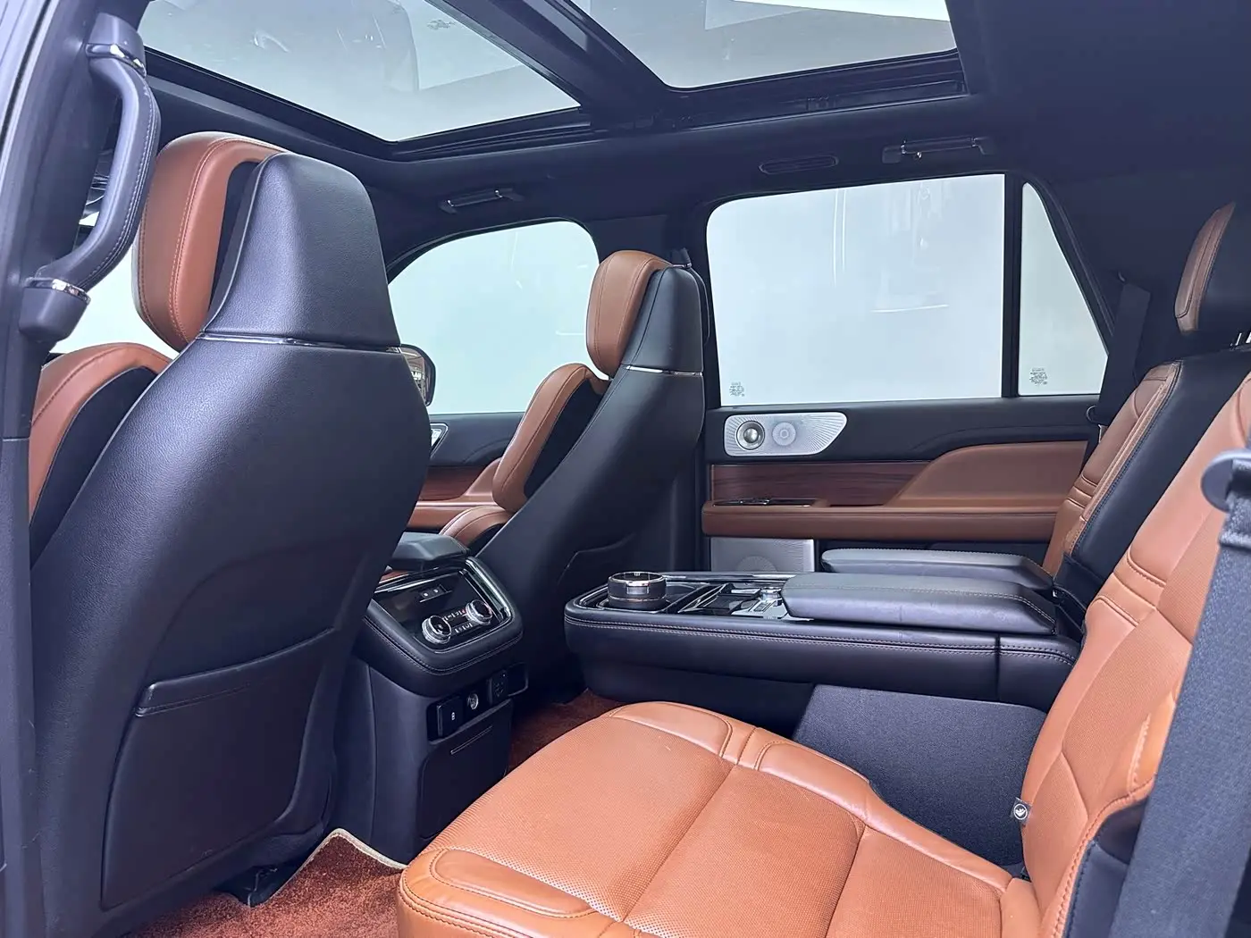 Lincoln Navigator 2021 — Photo 6/9