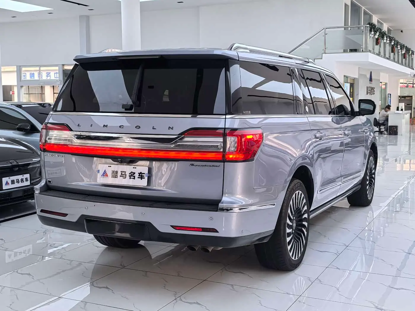 Lincoln Navigator 2023 — Şəkil 18/18