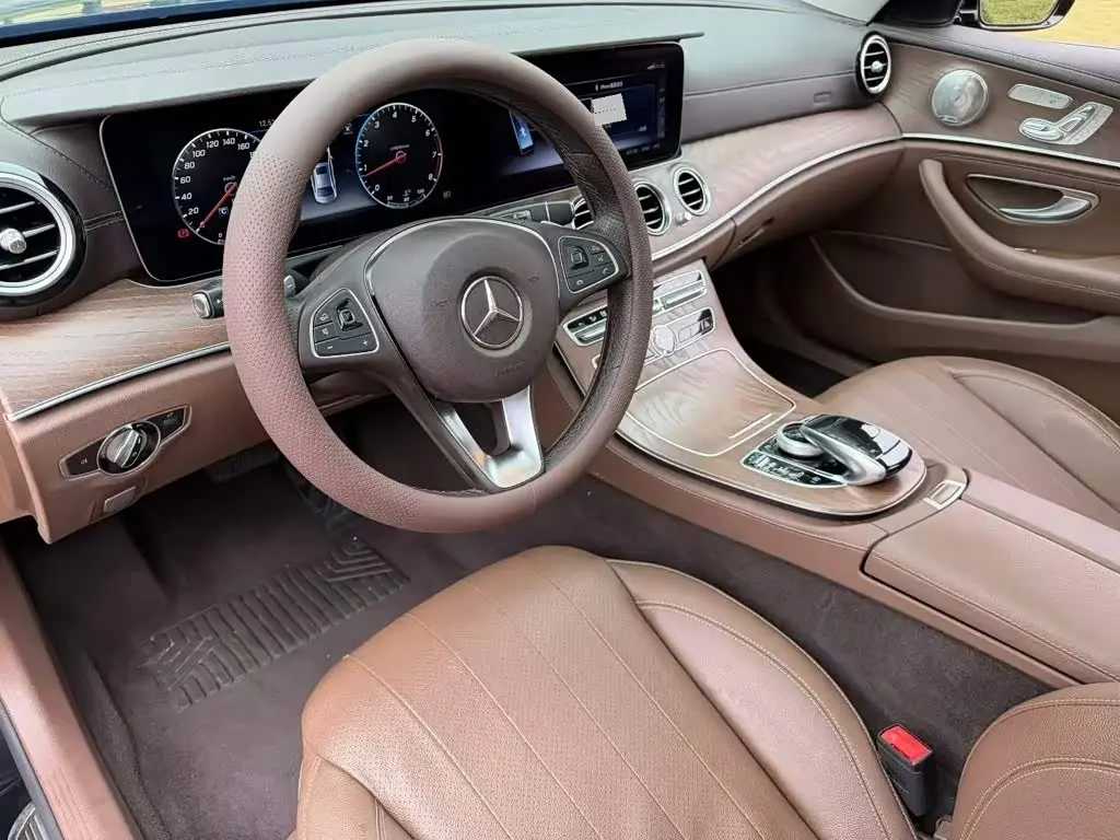 Mercedes-Benz E-Class 2018 — Фото 6/9