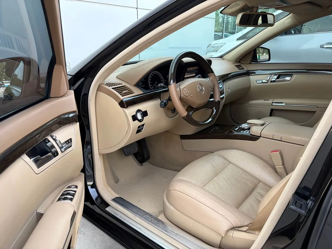 Mercedes-Benz S-Class 2012 — Photo 7/16