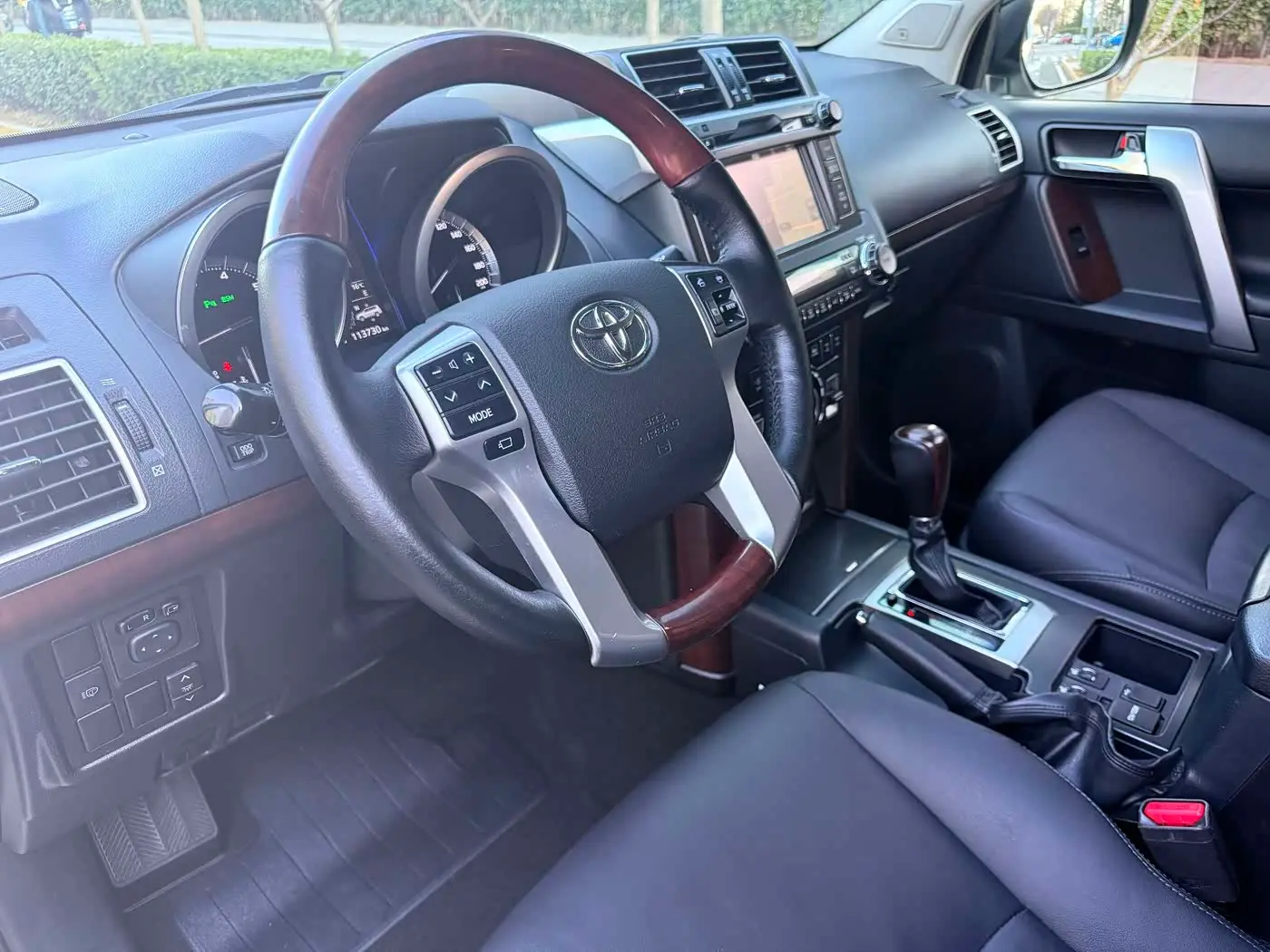 Toyota Prado 2017 — Photo 7/18