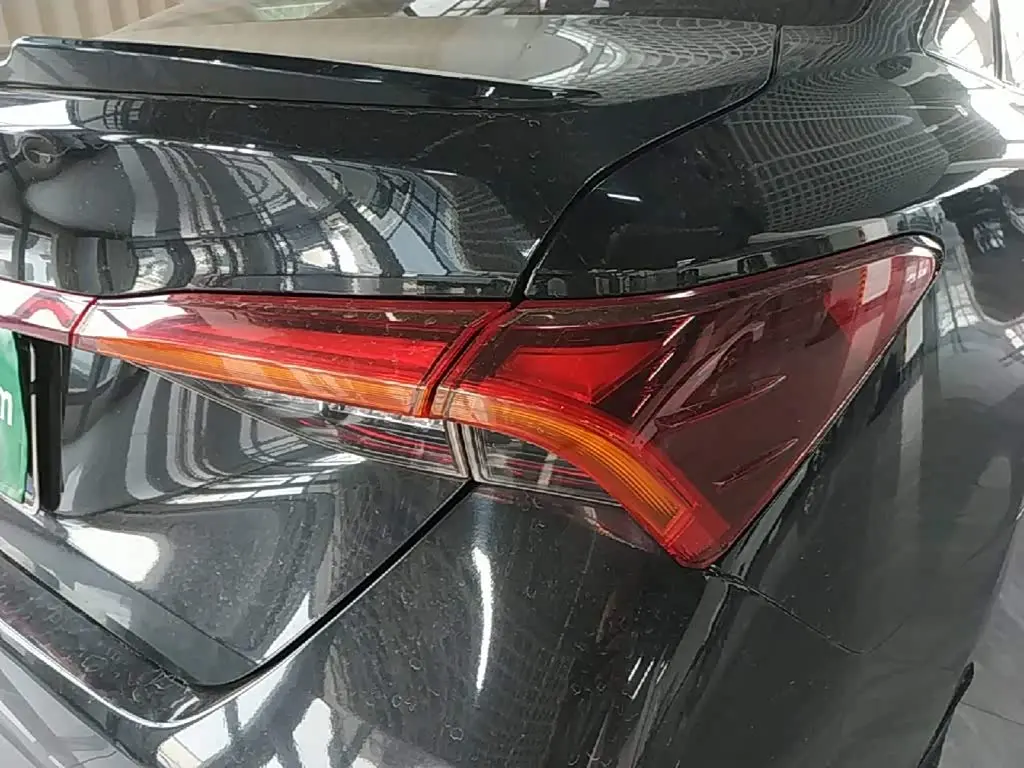 Toyota Avalon 2019 — Фото 8/20