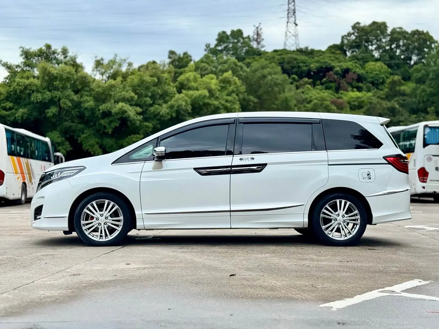 Honda Elysion 2017 — Photo 4/20